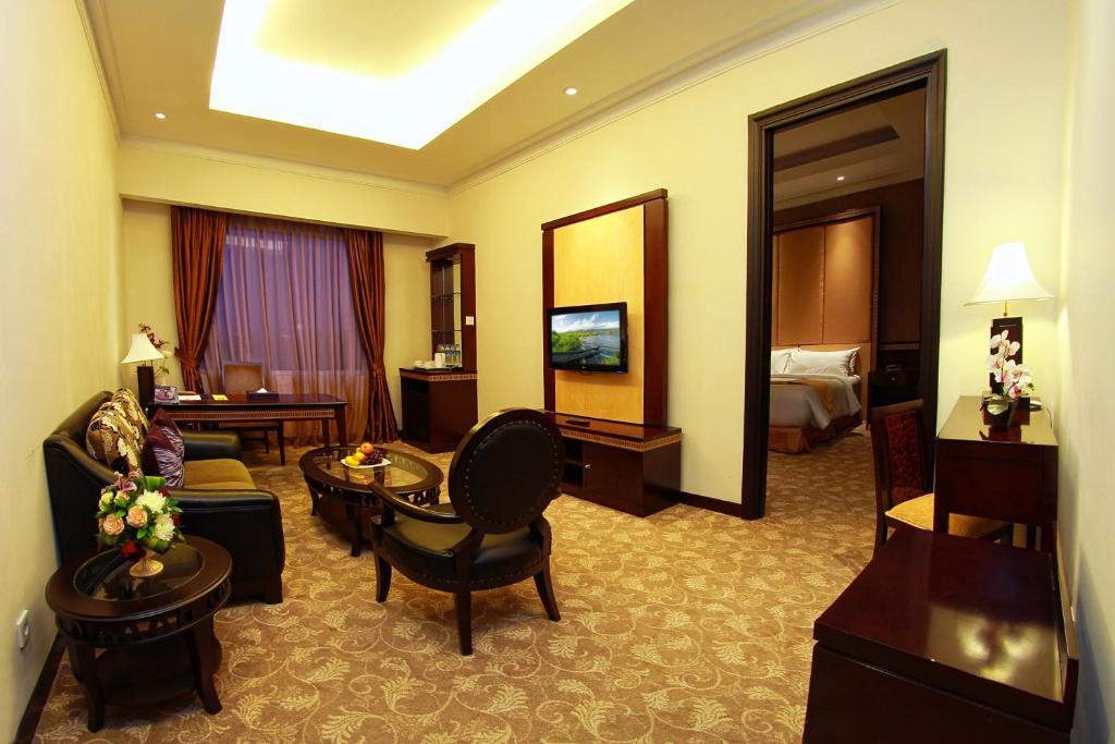 Premier Basko Hotel Padang  Exterior photo